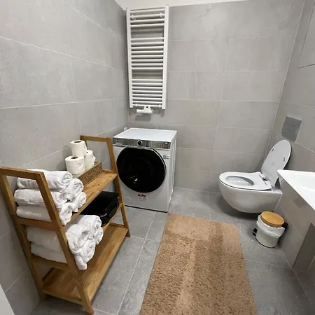 Prague Airport Family דירה *