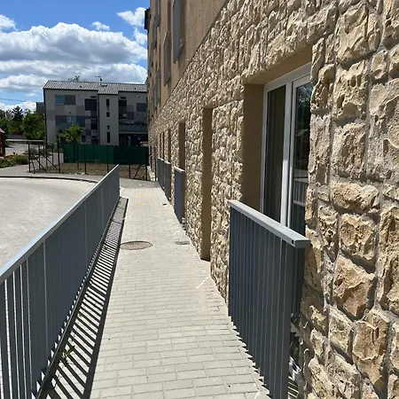 Prague Airport Family דירה *