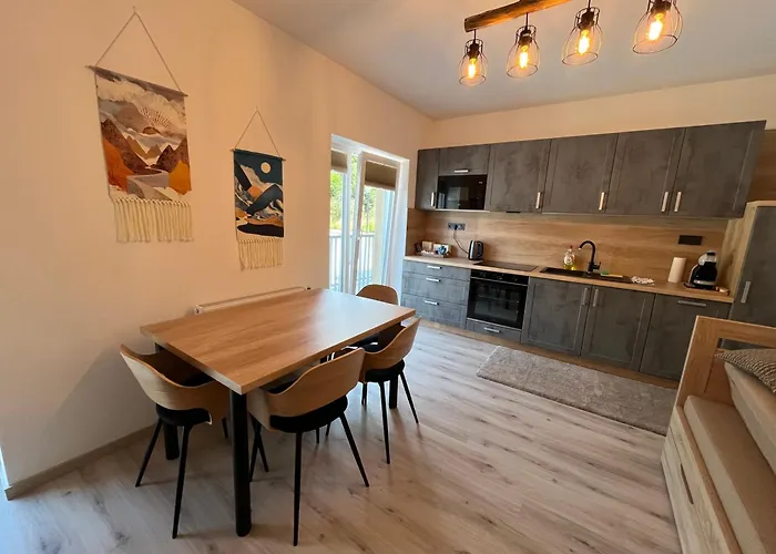 Prague Airport Family דירה *